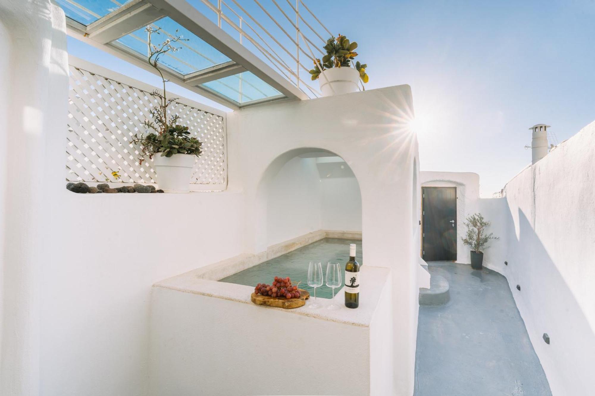Noir Cave Villa With Private Jacuzzi And Sunset Terrace Πύργος Εξωτερικό φωτογραφία