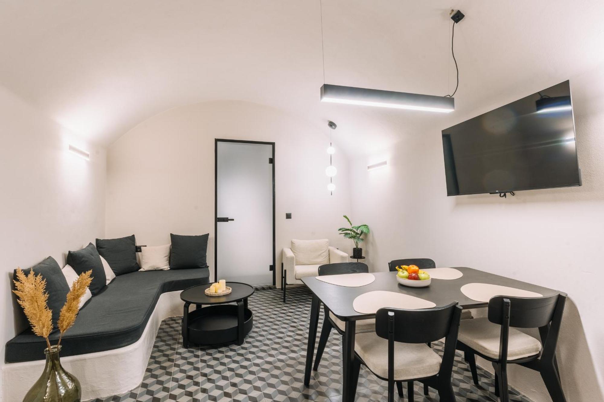 Noir Cave Villa With Private Jacuzzi And Sunset Terrace Πύργος Εξωτερικό φωτογραφία